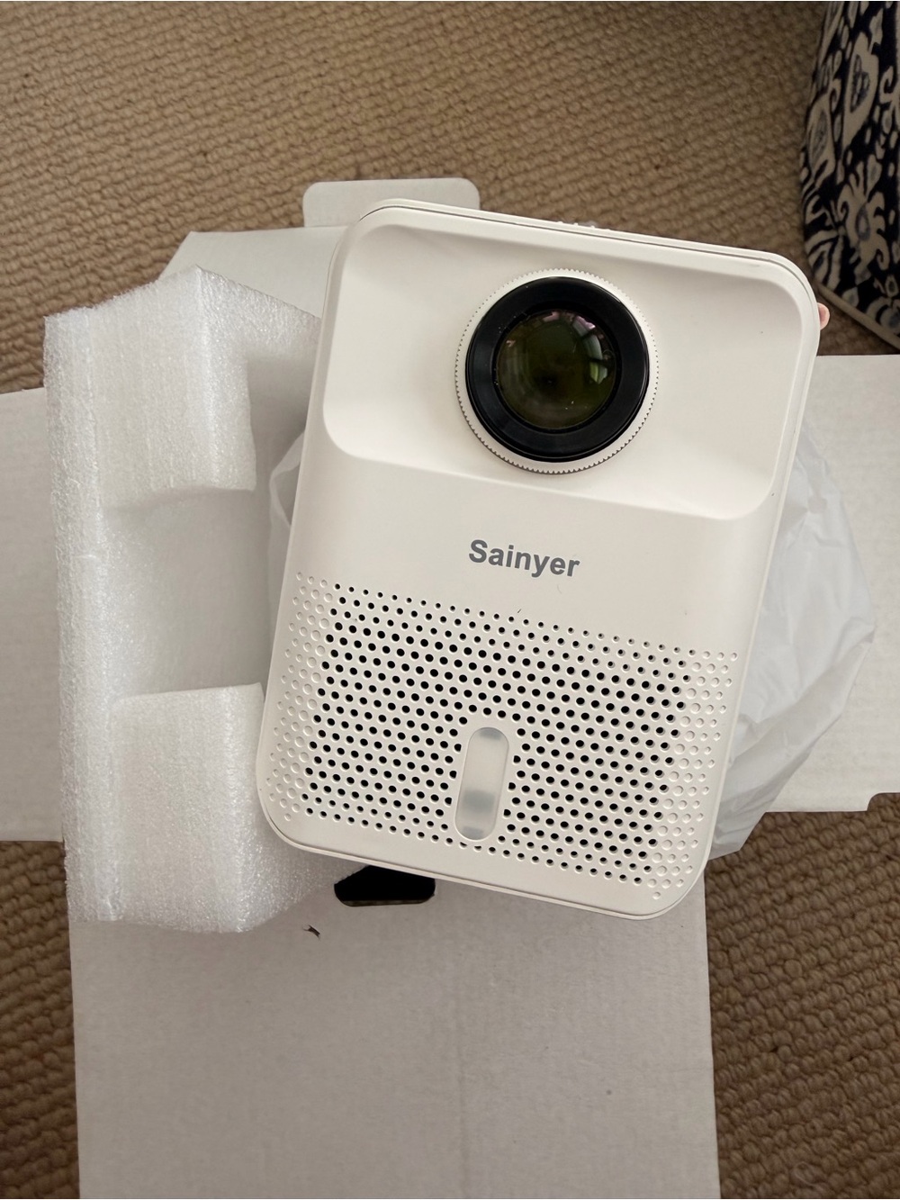 Smart mini projector WiFi and Bluetooth use with iPhone